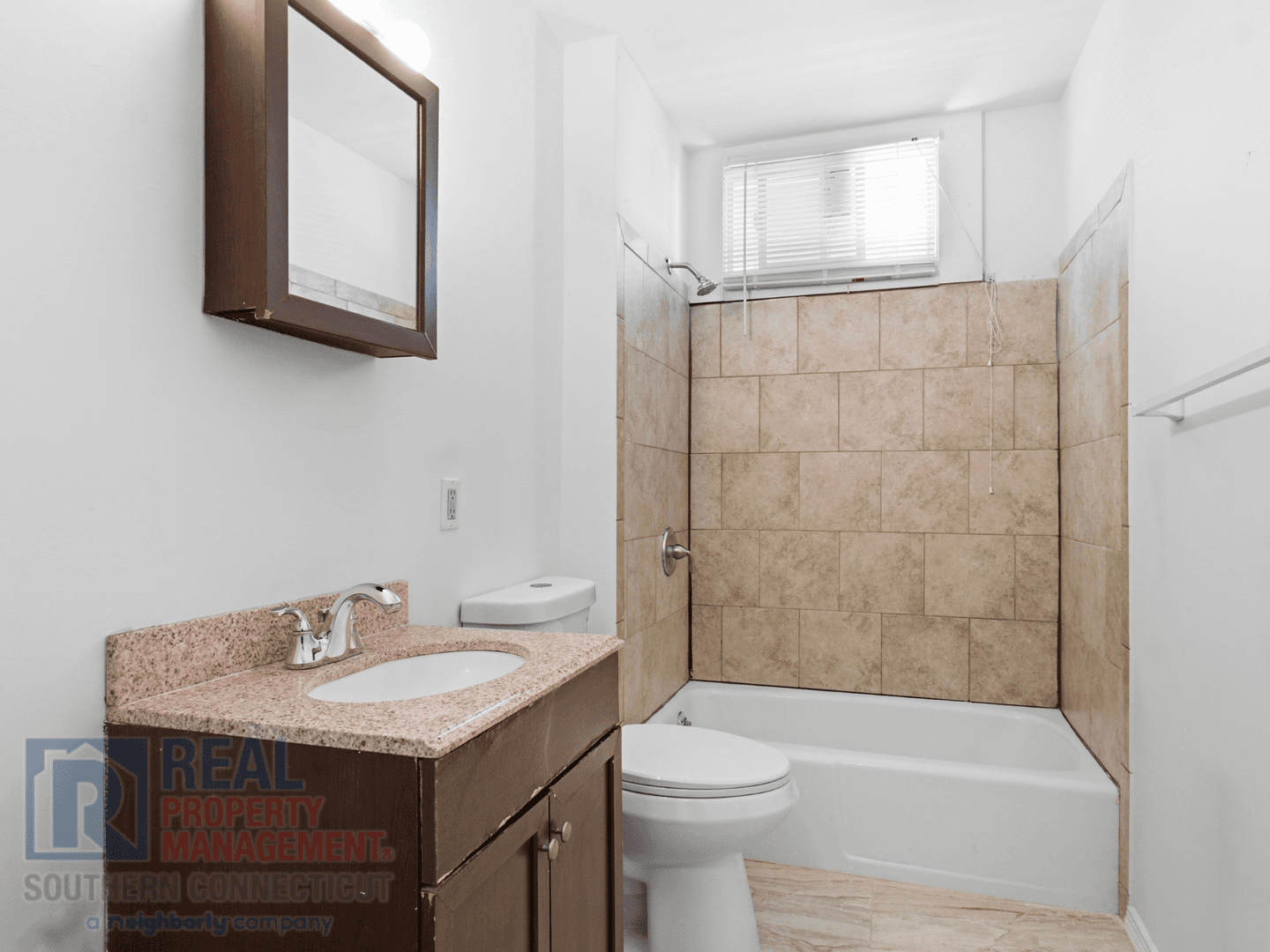 Ansonia Apartment: 52 Francis Street