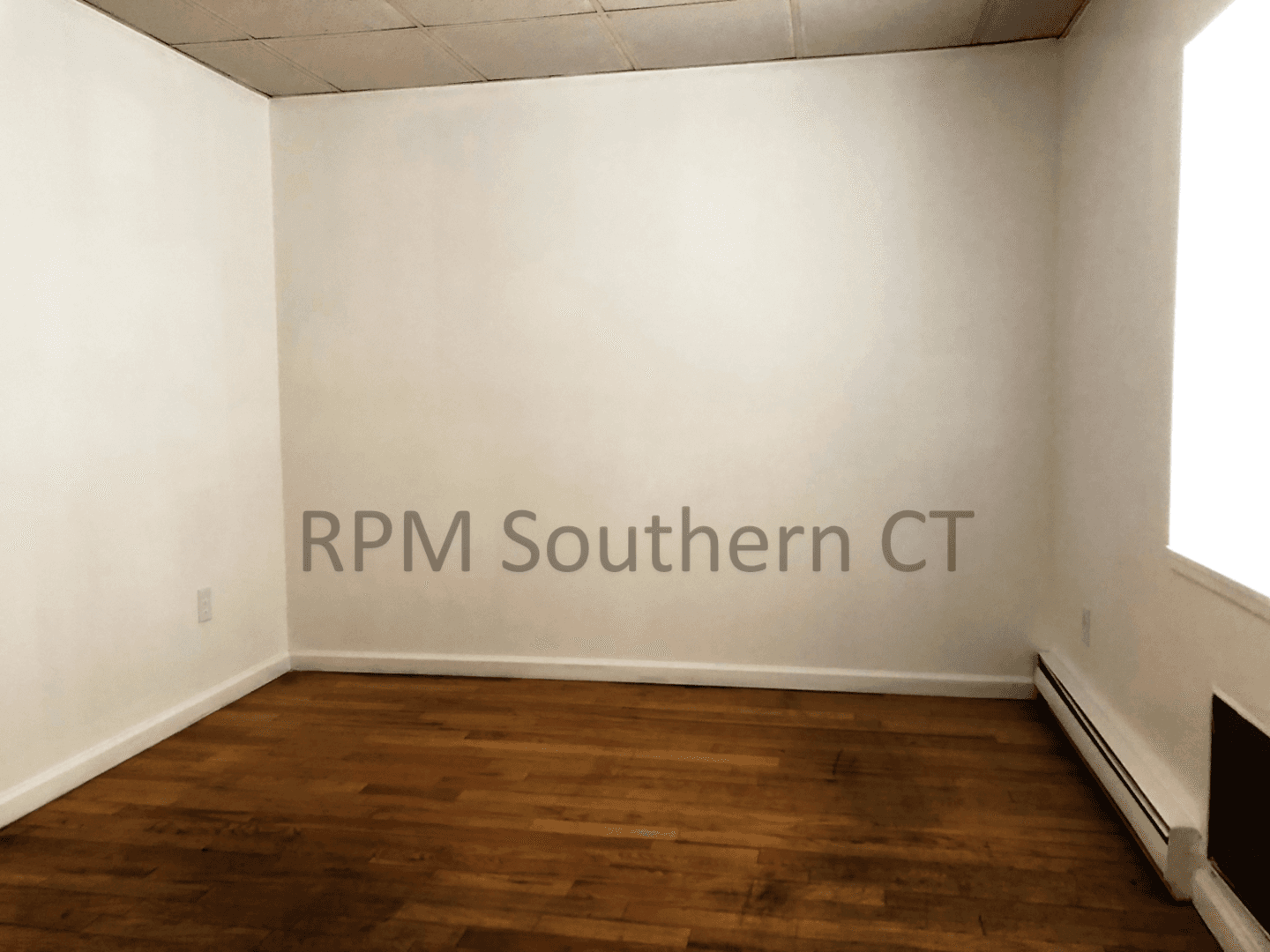 Bridgeport Apartment: 423 Wells Street