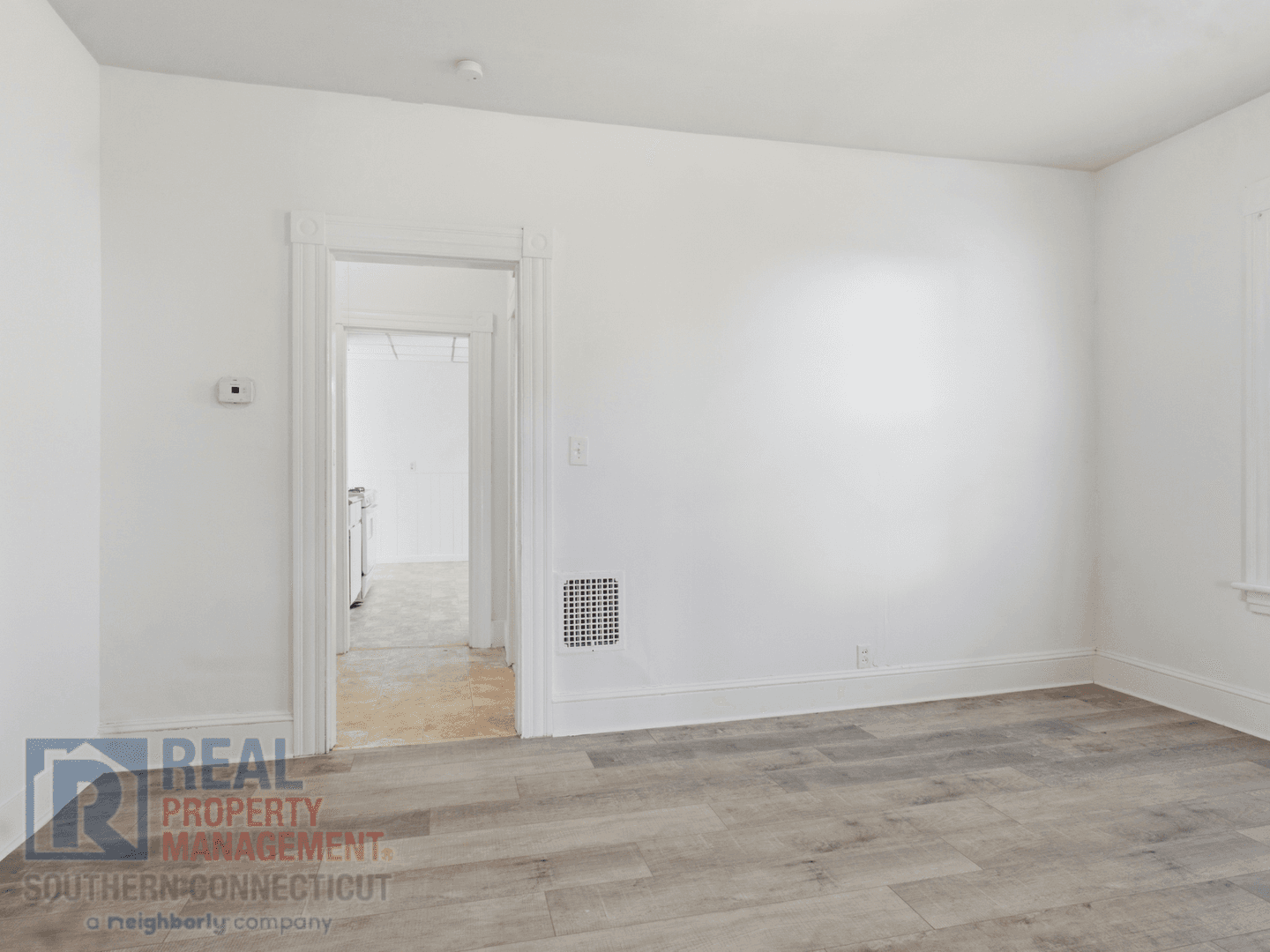 Ansonia Apartment: 52 Francis Street
