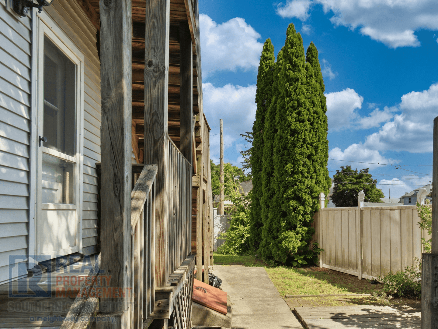Ansonia Apartment: 52 Francis Street