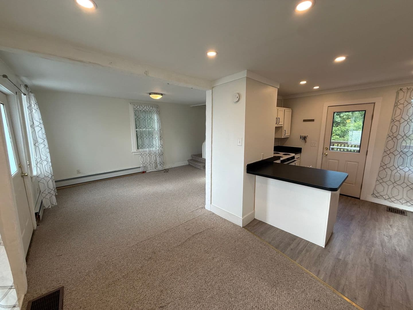 North Granby Apartment: 380 North Granby Road