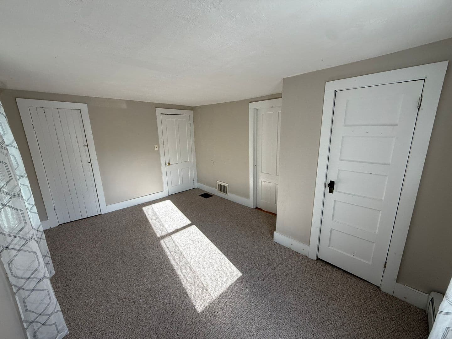 North Granby Apartment: 380 North Granby Road