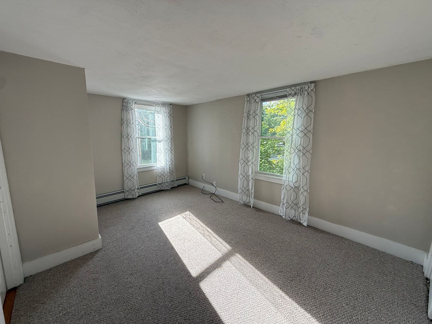 North Granby Apartment: 380 North Granby Road