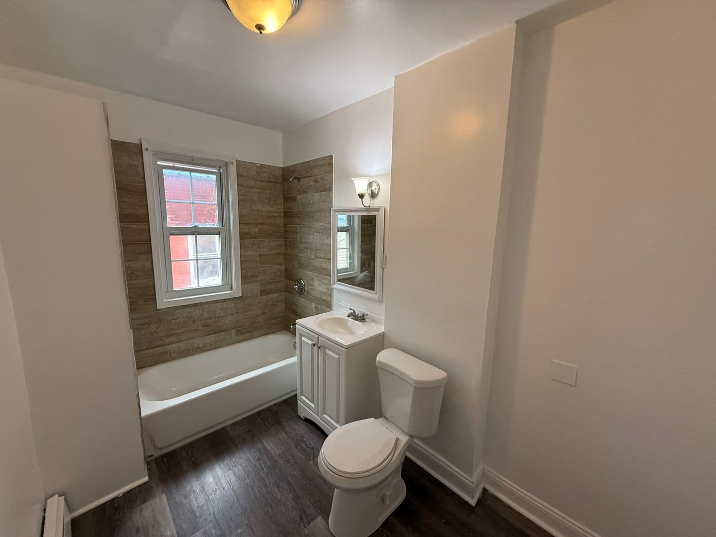 Hartford Apartment: 122-124 Shultas Pl