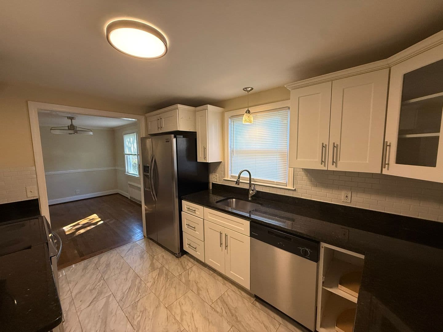 East Hartford House: 633 Oak St