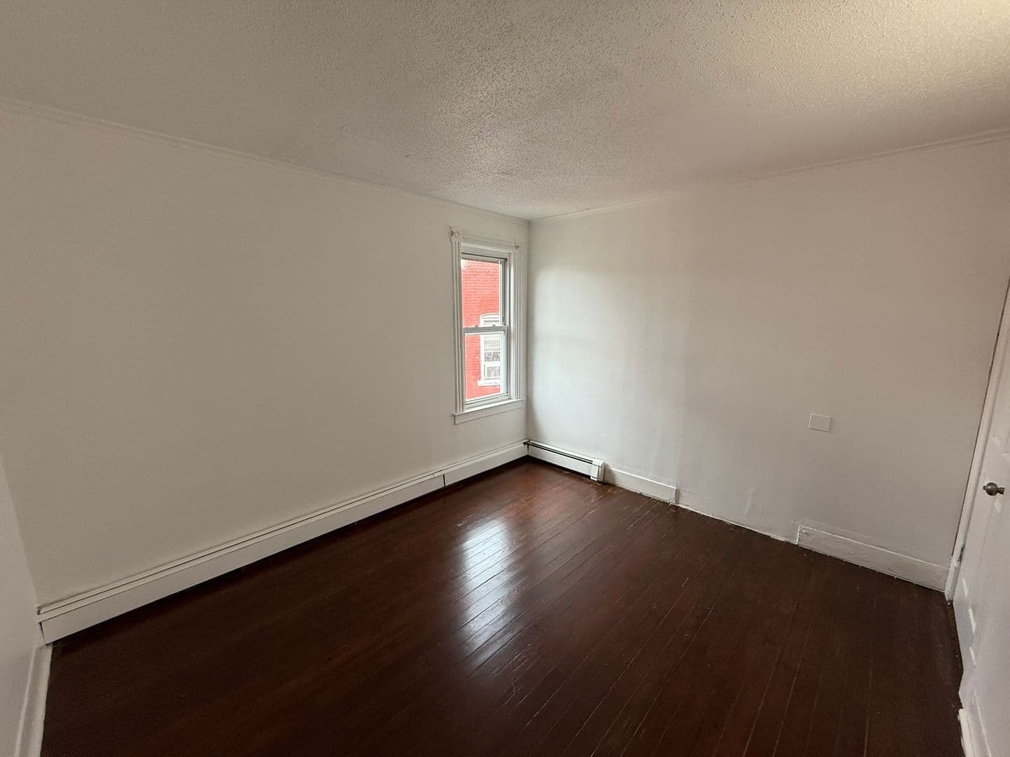 Hartford Apartment: 122-124 Shultas Pl