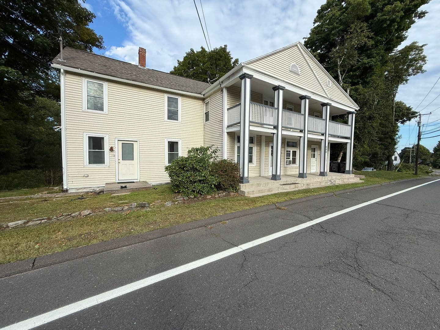 North Granby Apartment: 380 North Granby Road