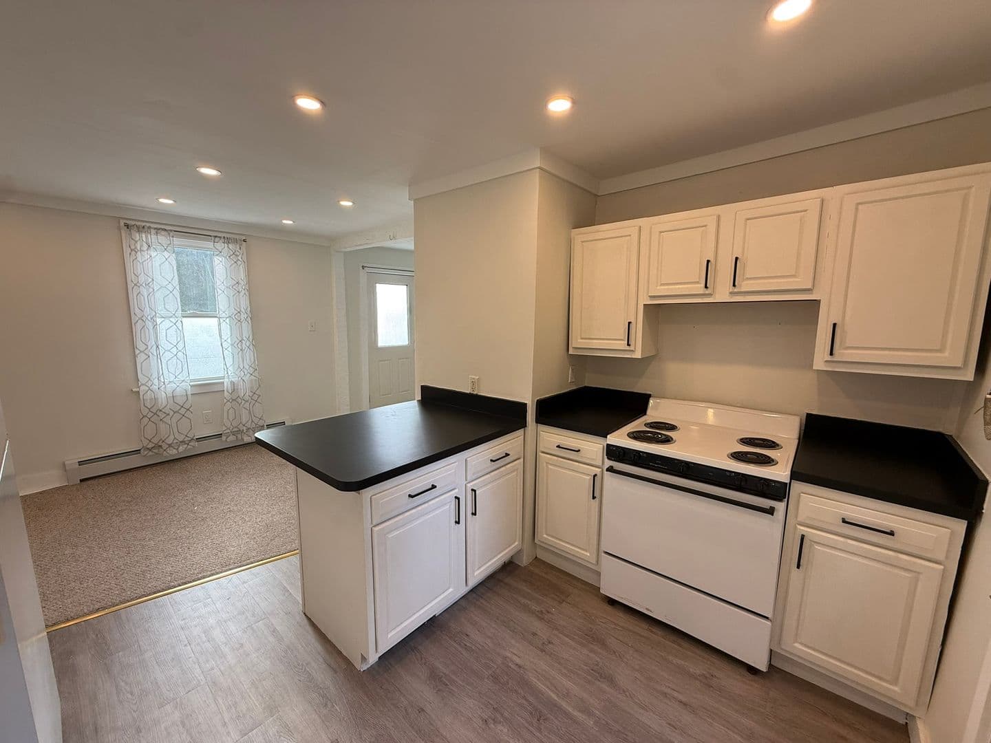 North Granby Apartment: 380 North Granby Road