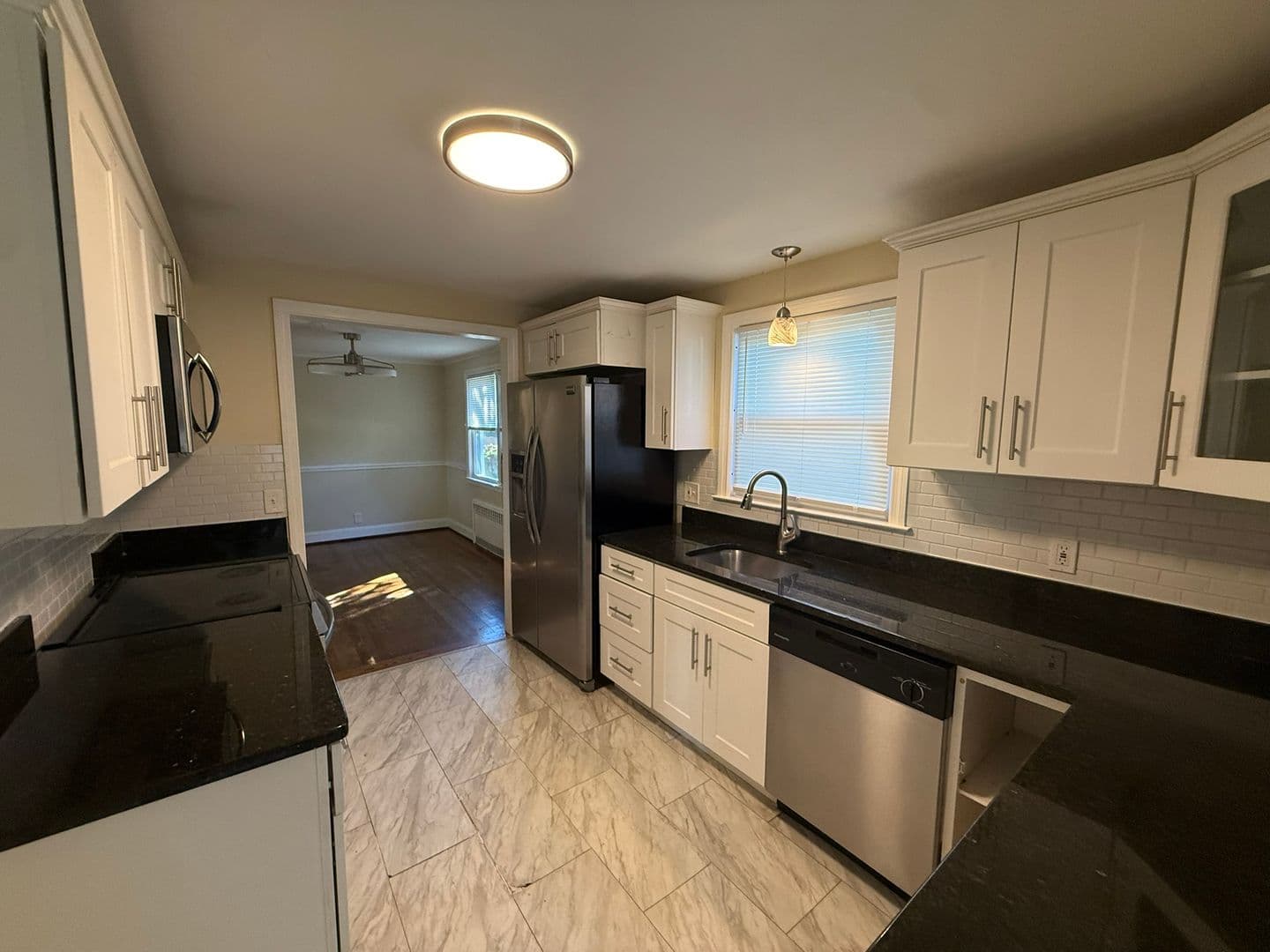 East Hartford House: 633 Oak St