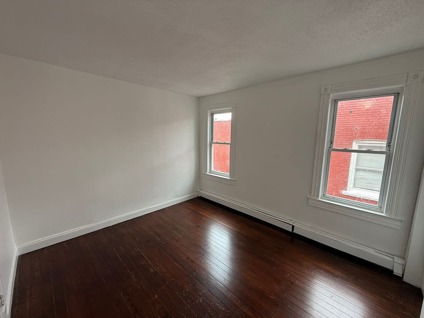 Hartford Apartment: 122-124 Shultas Pl