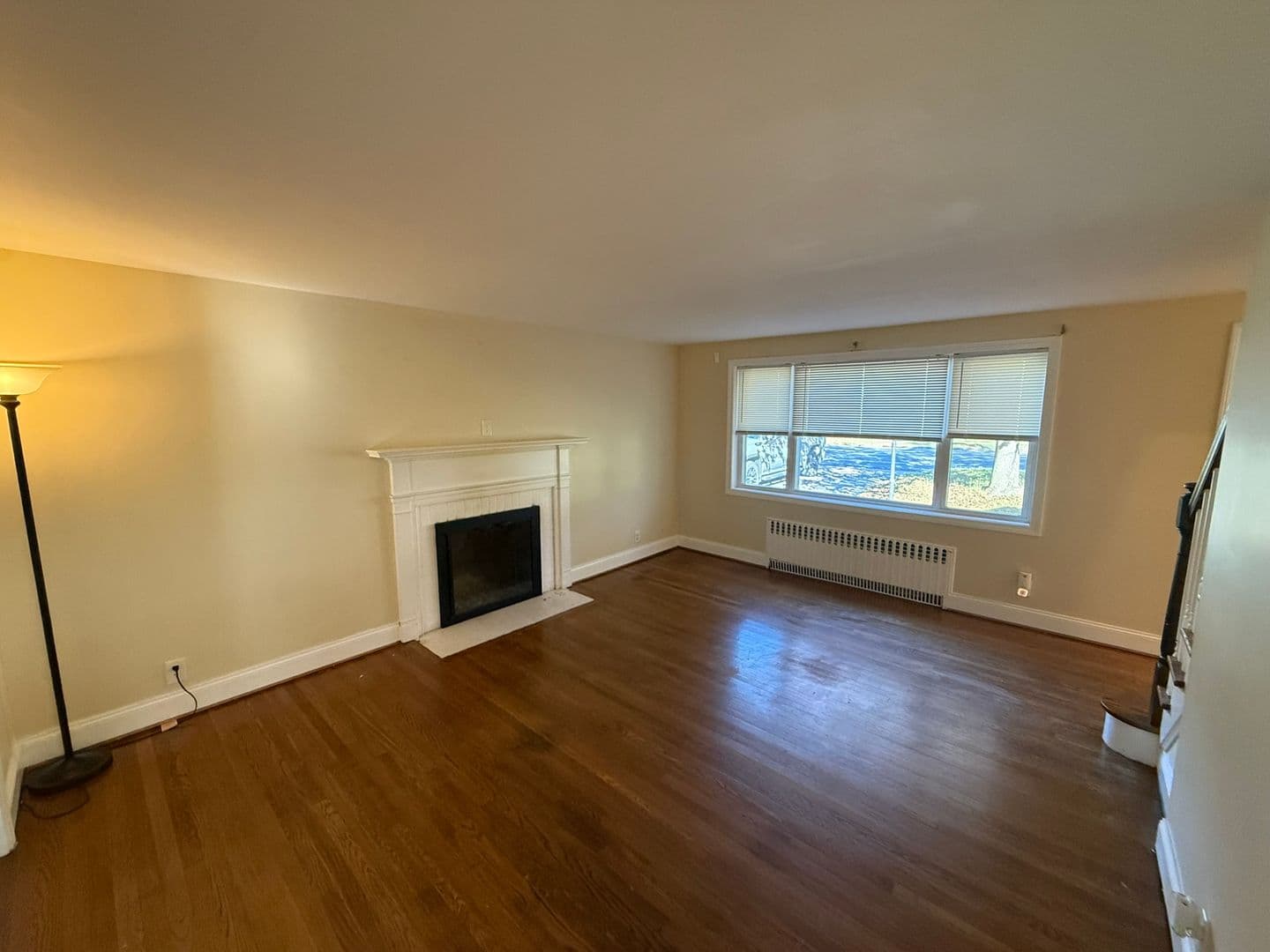 East Hartford House: 633 Oak St