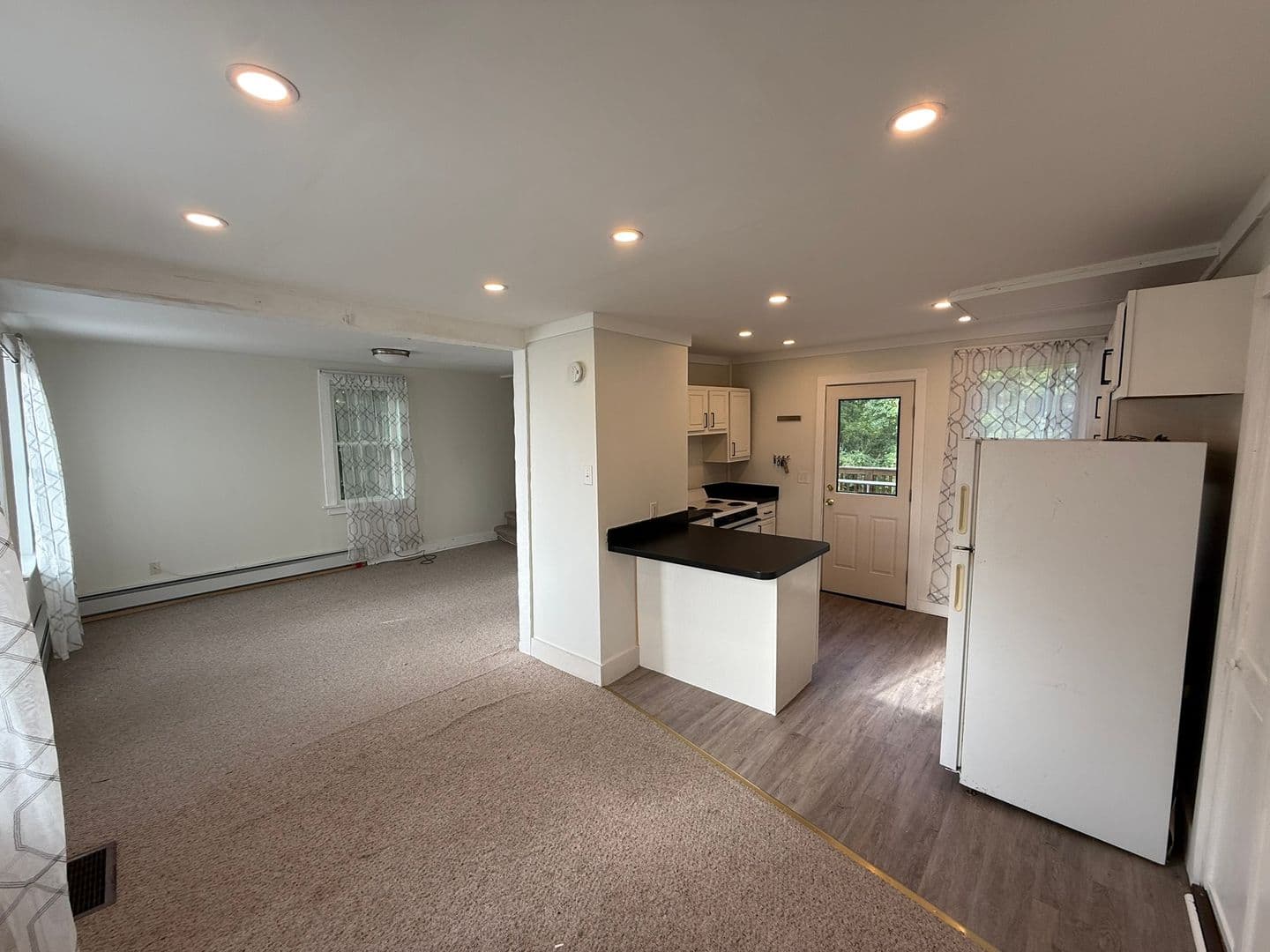 North Granby Apartment: 380 North Granby Road