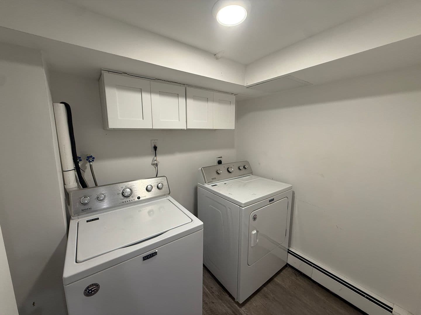 East Hartford House: 633 Oak St