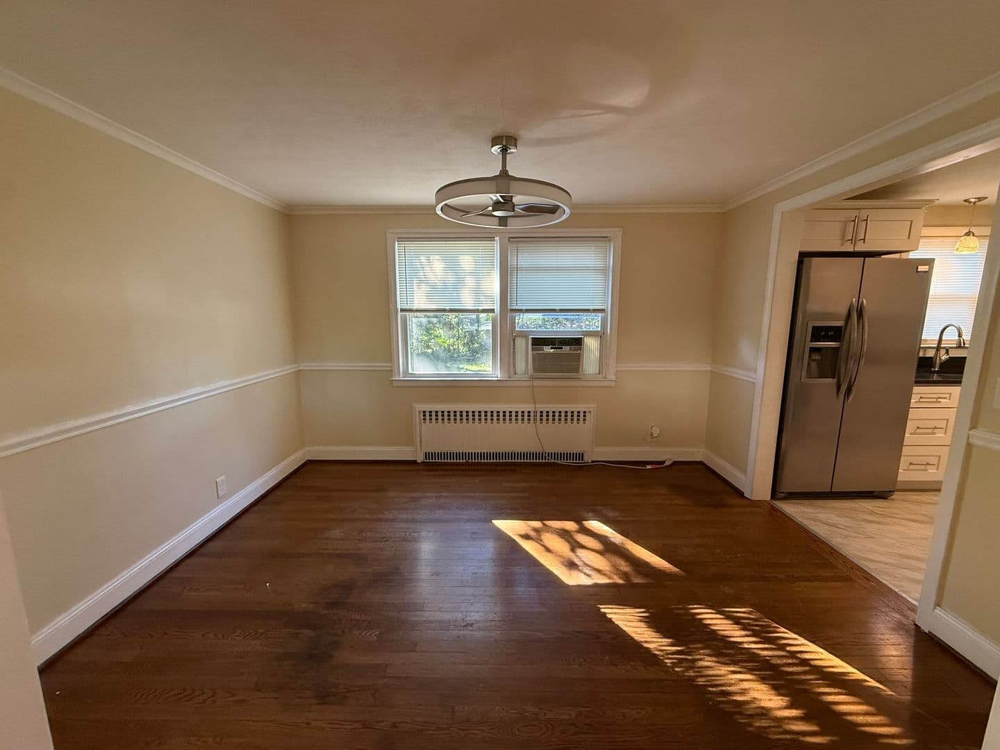East Hartford House: 633 Oak St
