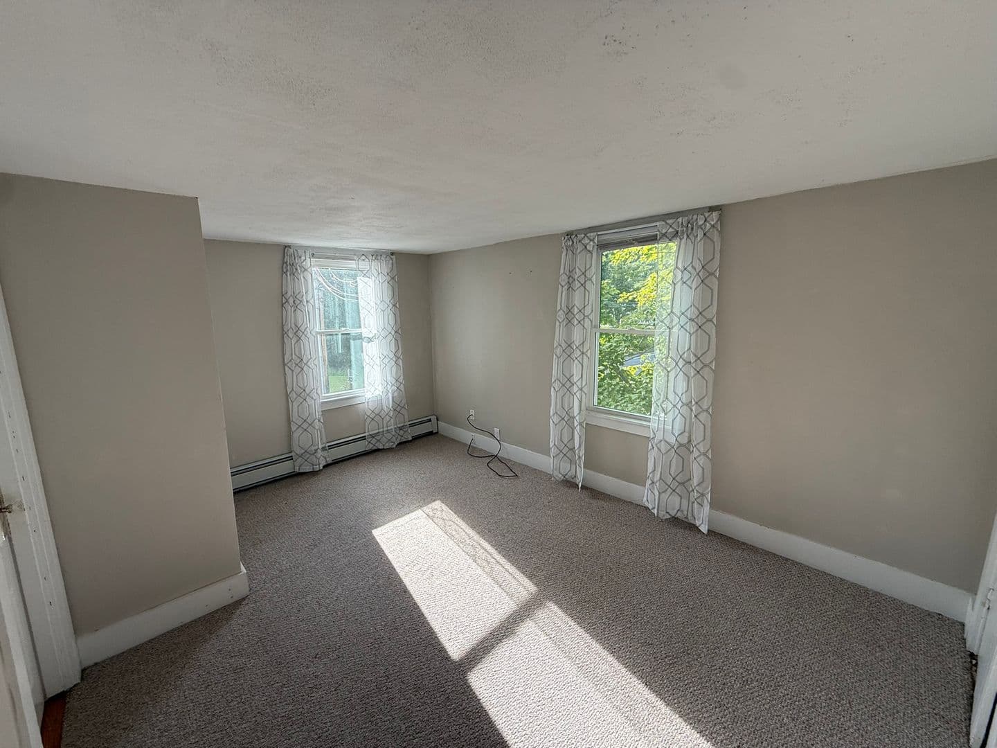 North Granby Apartment: 380 North Granby Road