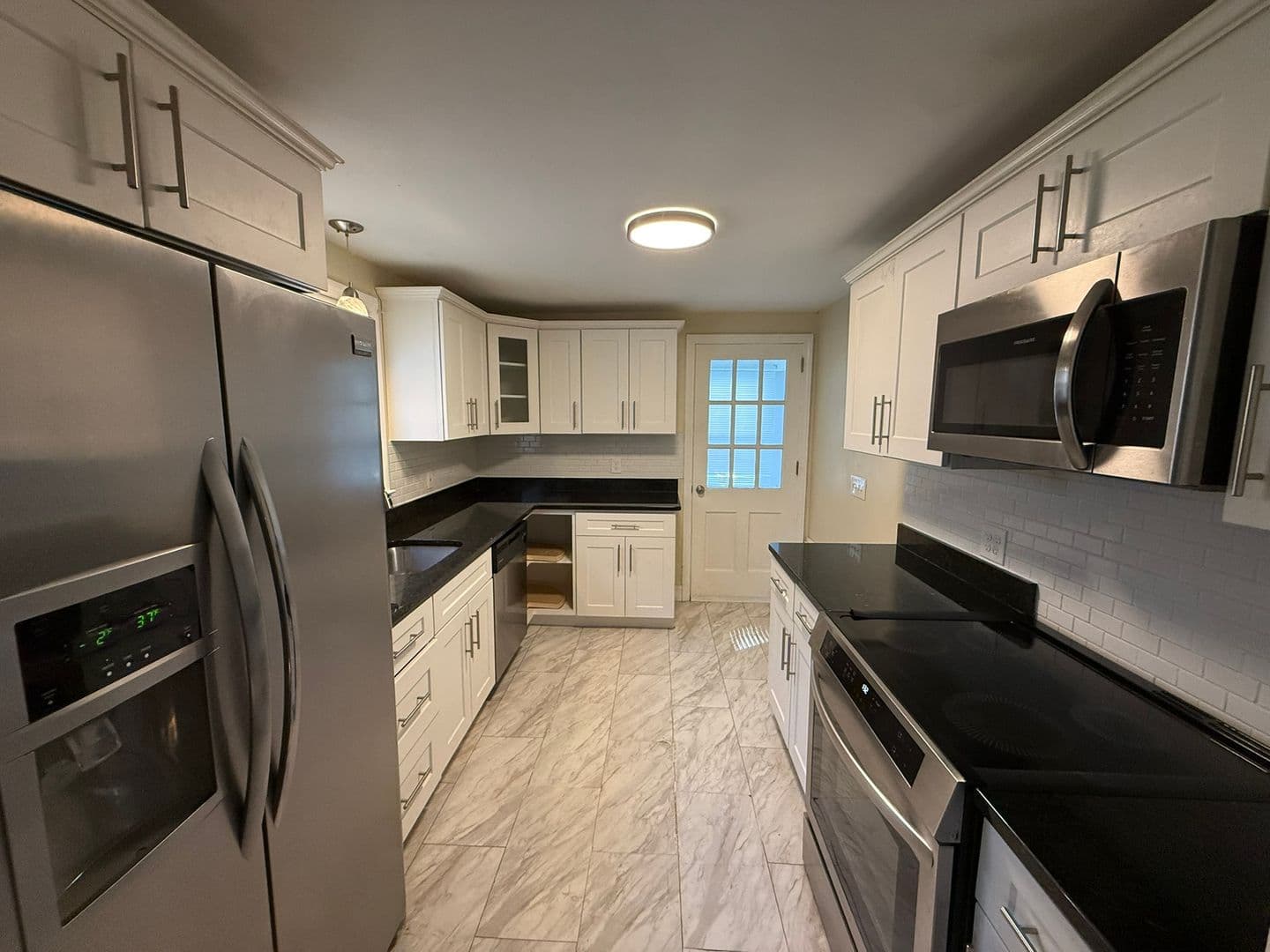 East Hartford House: 633 Oak St
