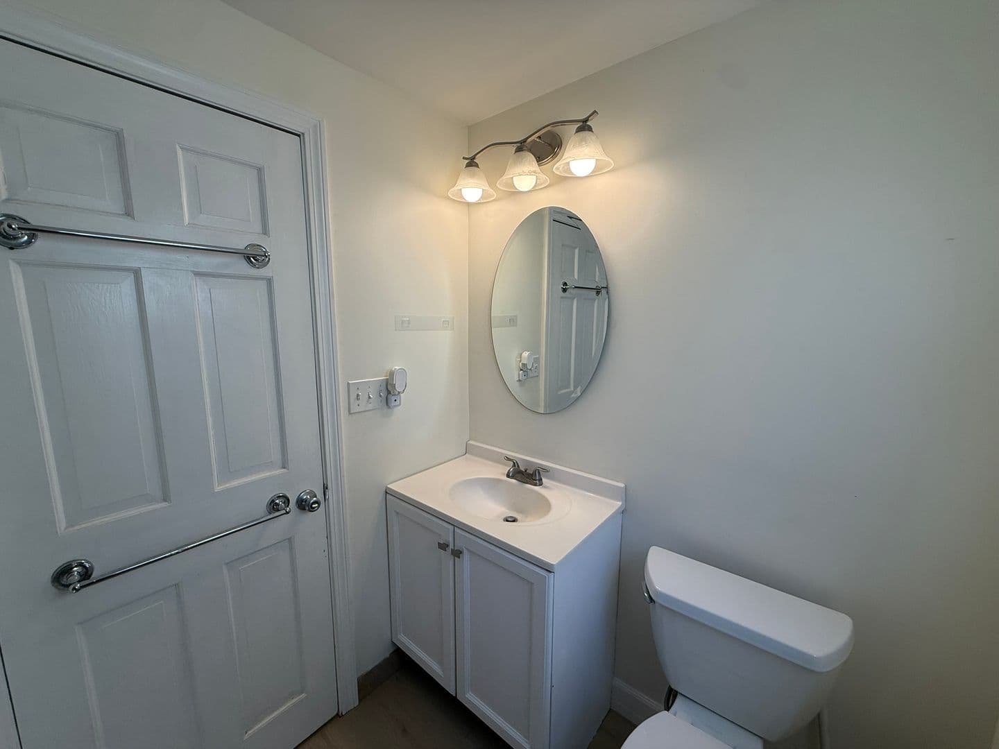 East Hartford House: 633 Oak St