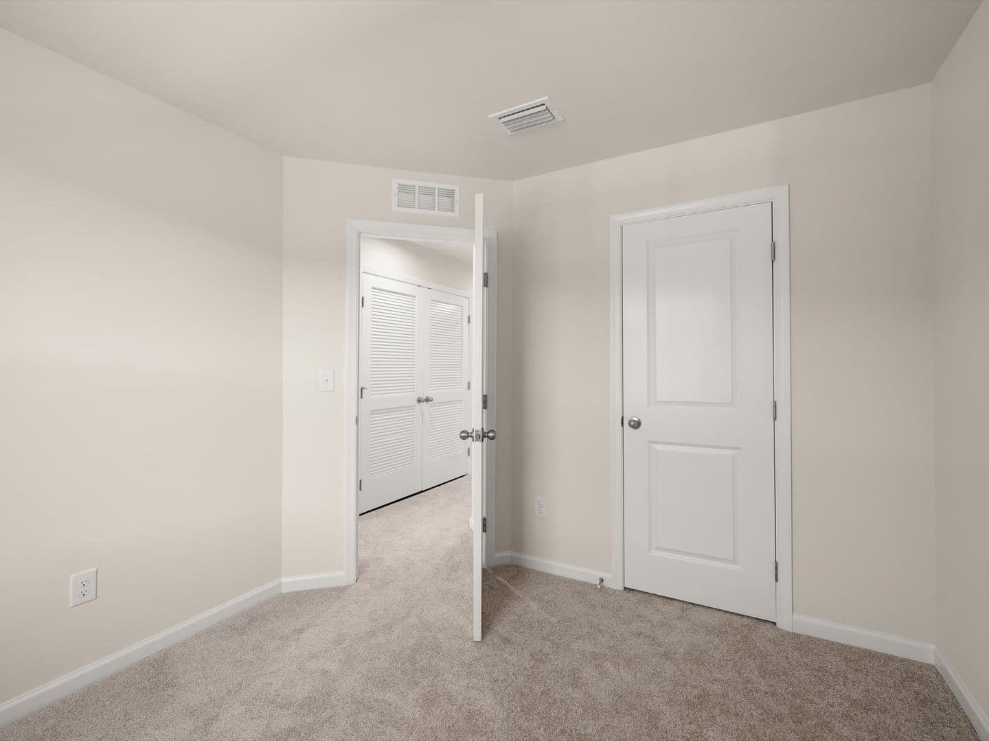 Milford House: 18212 Kirsten Dr