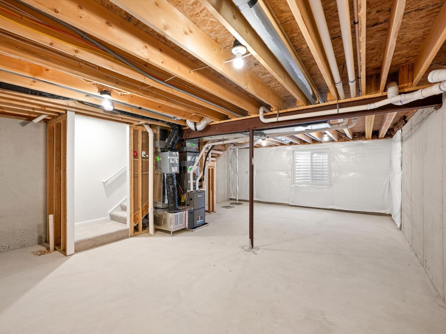 Milford House: 18212 Kirsten Dr