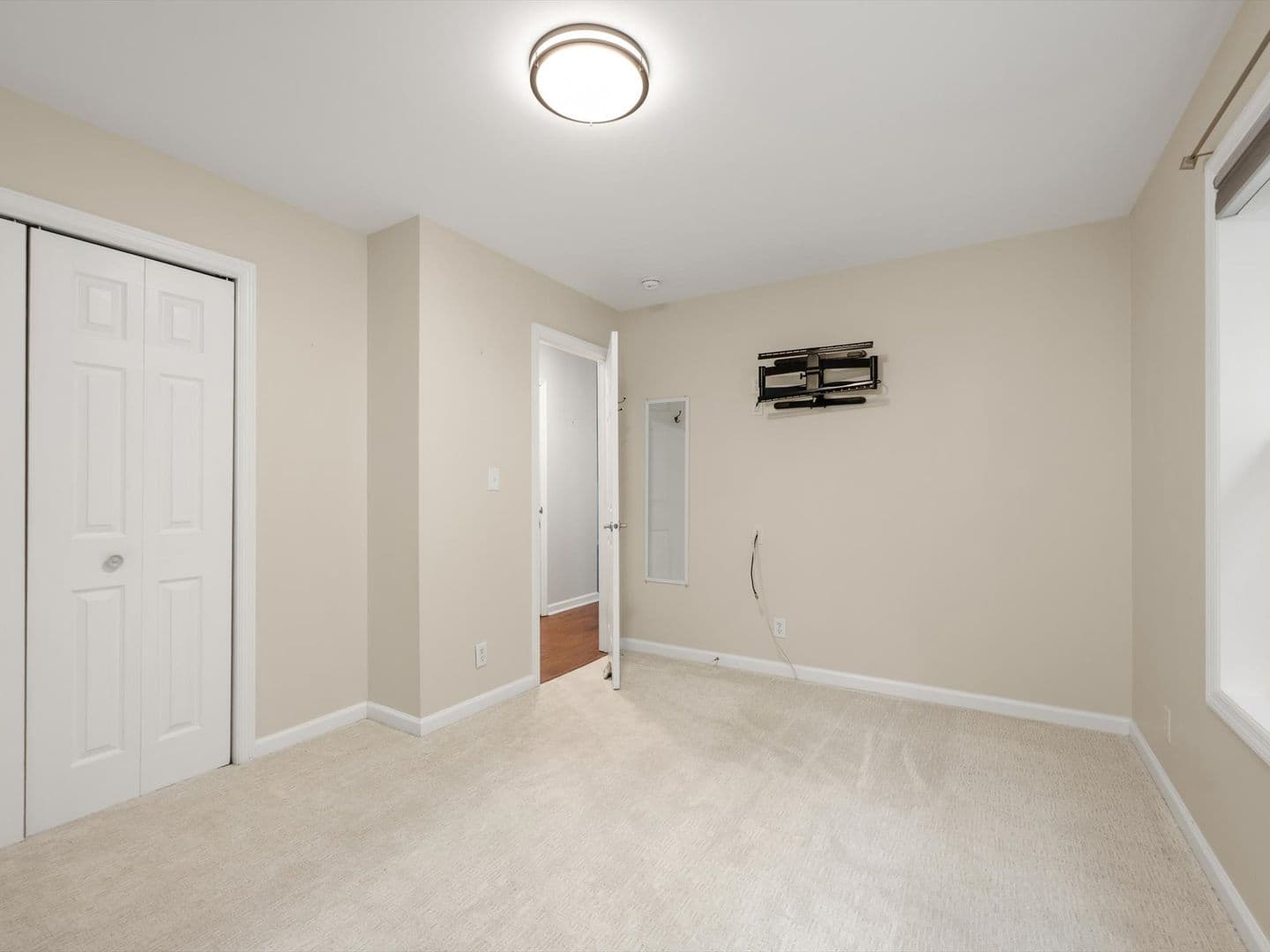 Lewes House: 22919 Camp Arrowhead Road