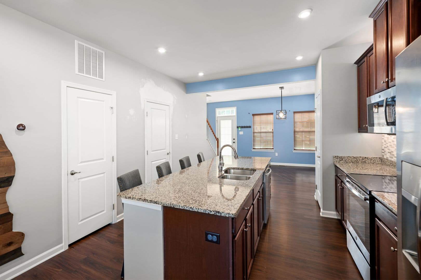 Lewes House: 35005 Shorebird Ln