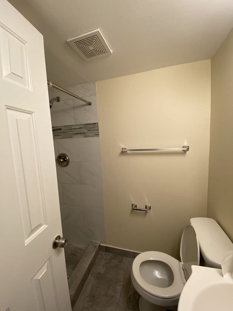 Wilmington Apartment: 825 N. Market St.