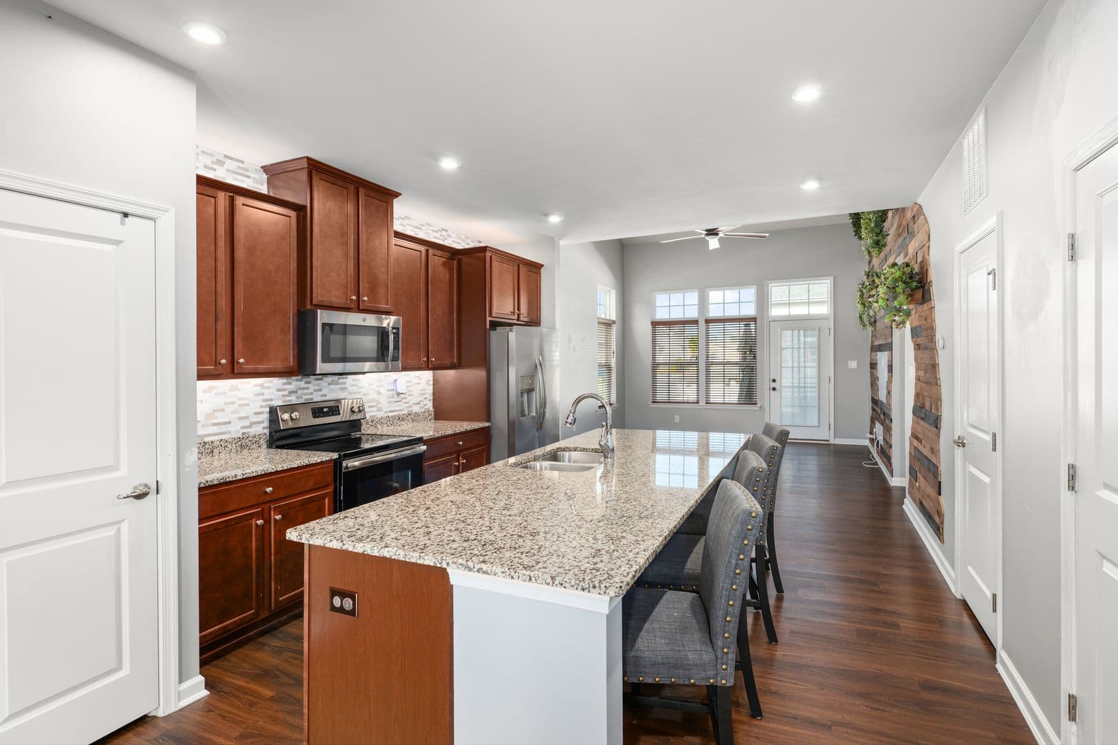 Lewes House: 35005 Shorebird Ln