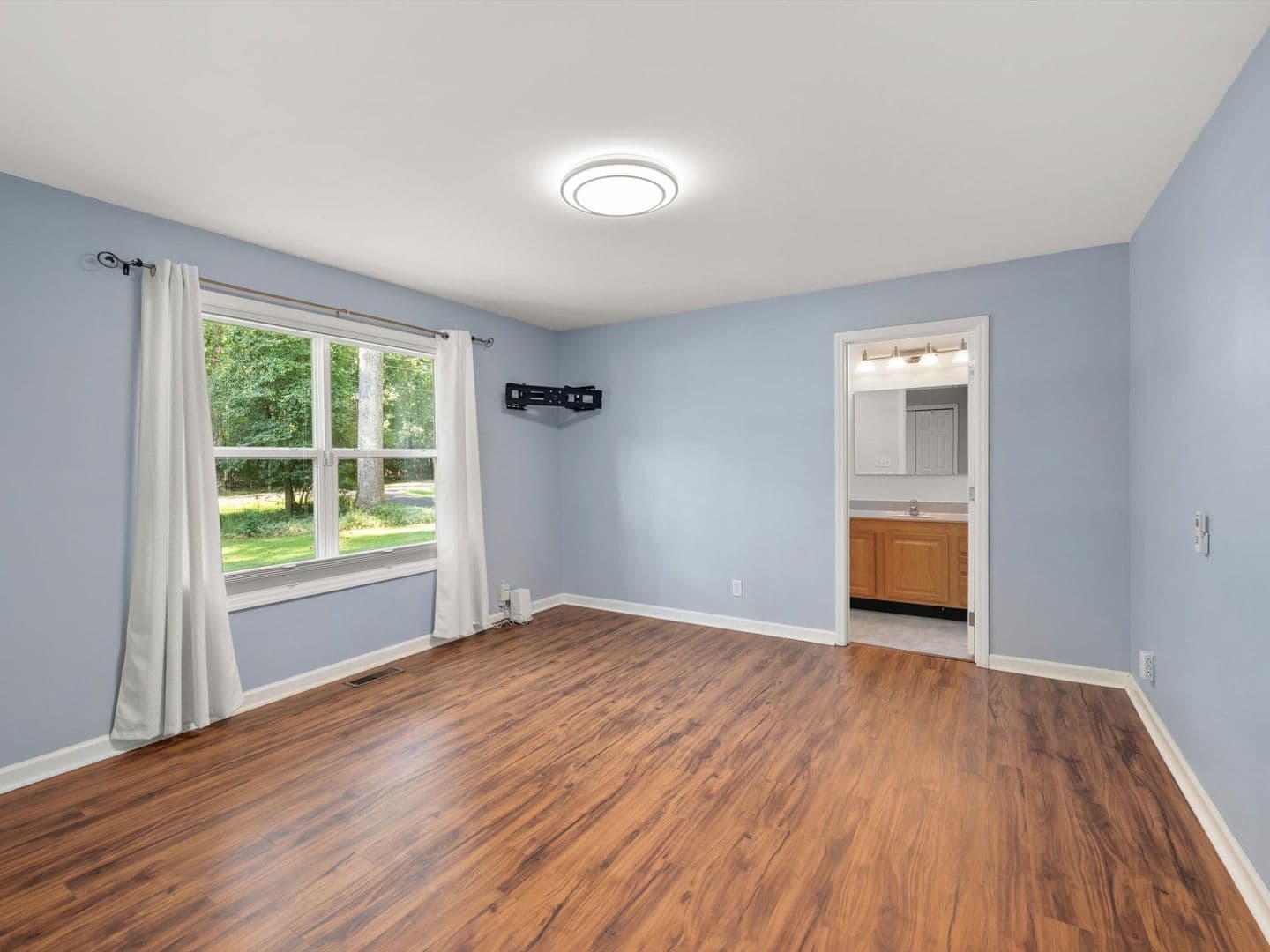 Lewes House: 22919 Camp Arrowhead Road