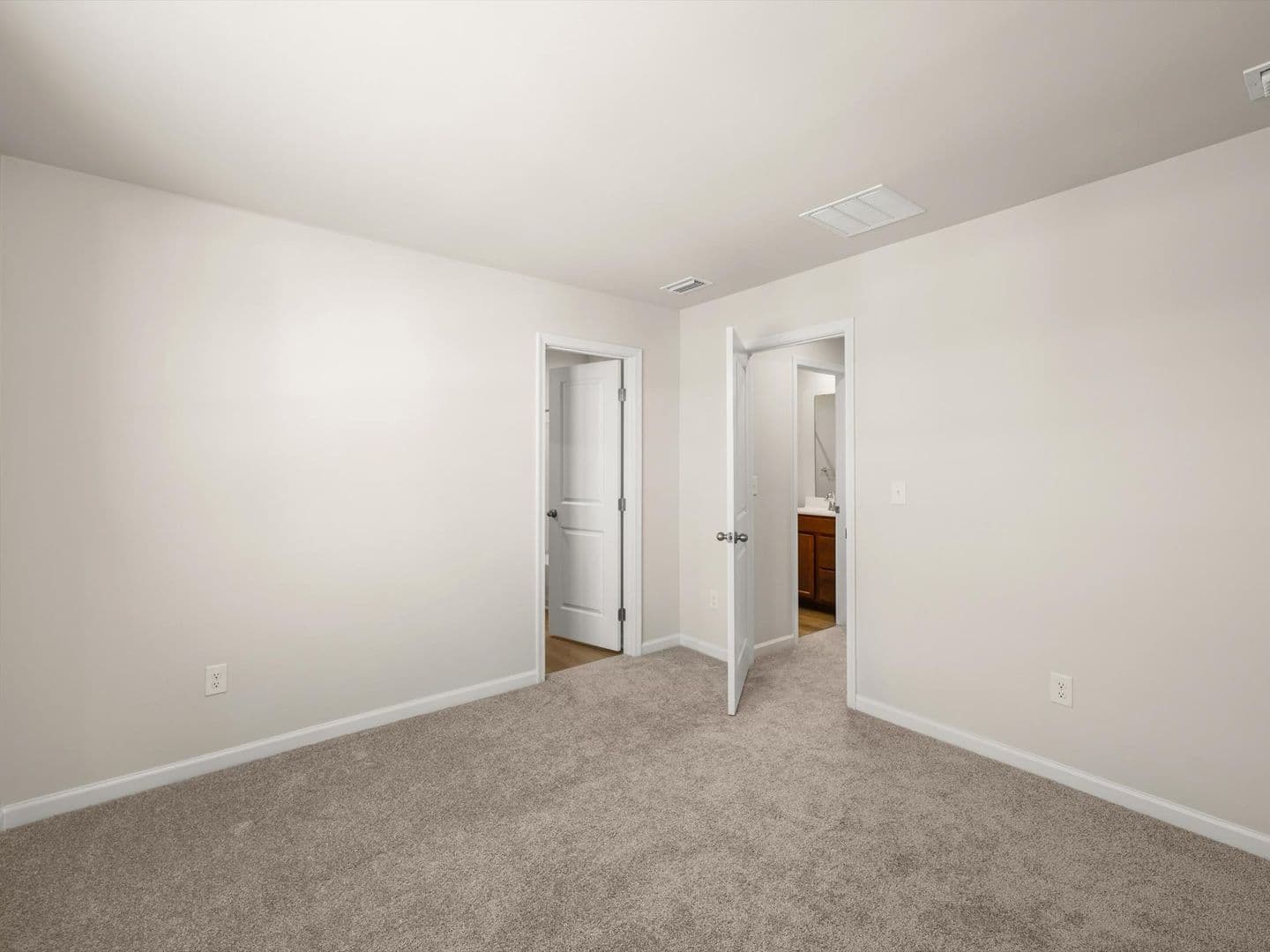 Milford House: 18212 Kirsten Dr