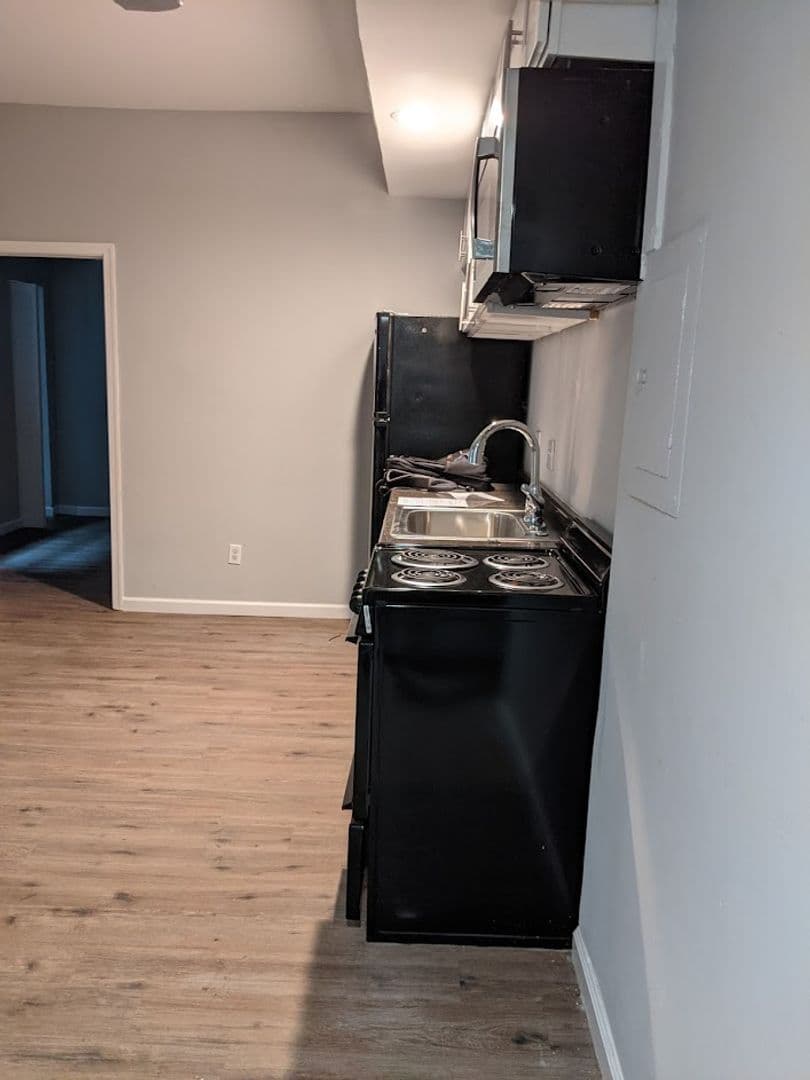 Wilmington Apartment: 825 N. Market St.