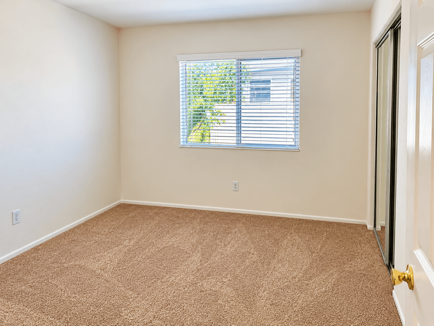 Santa Clarita Apartment: 27705 Thalia Lane