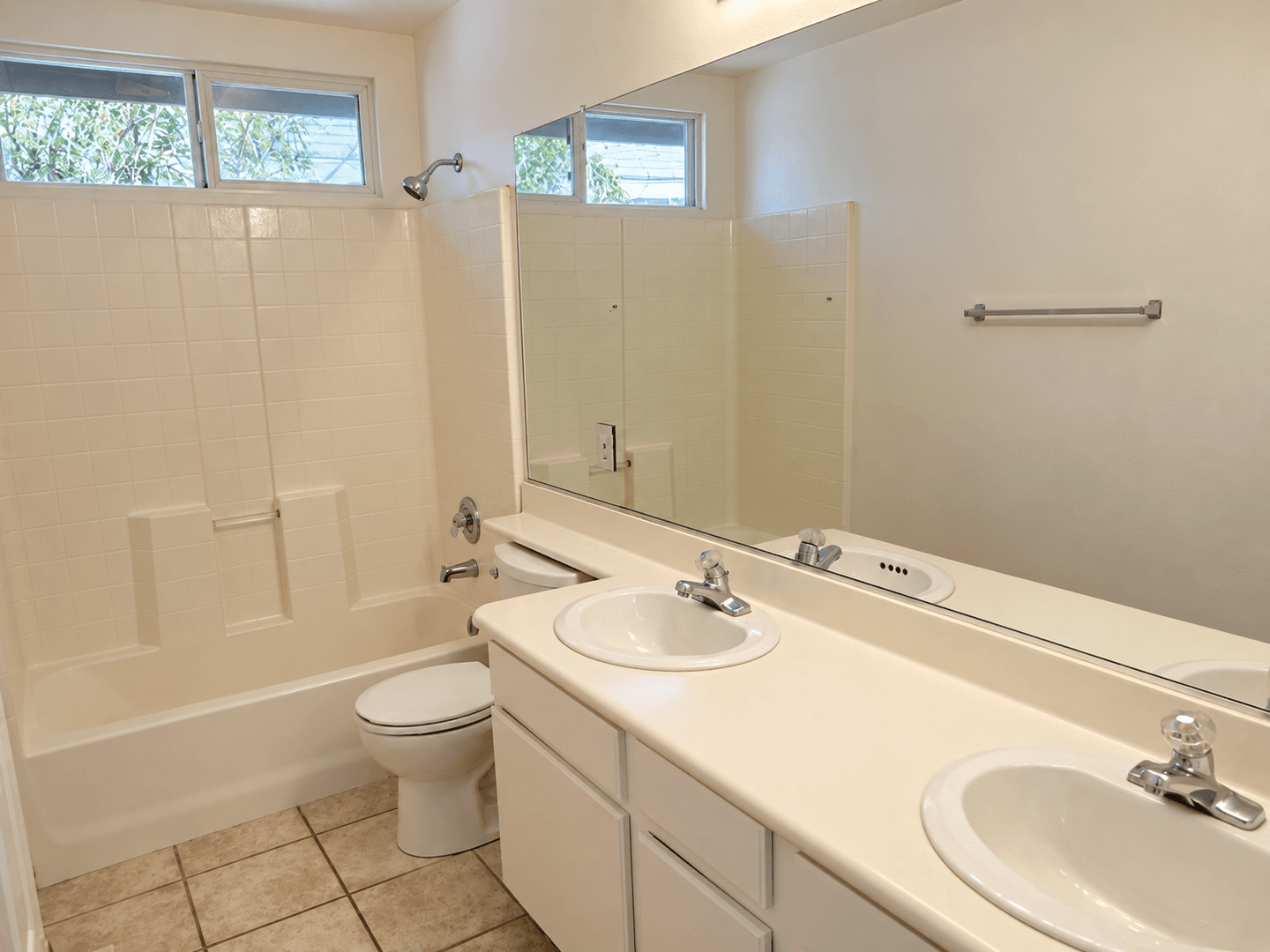 Santa Clarita Apartment: 27705 Thalia Lane