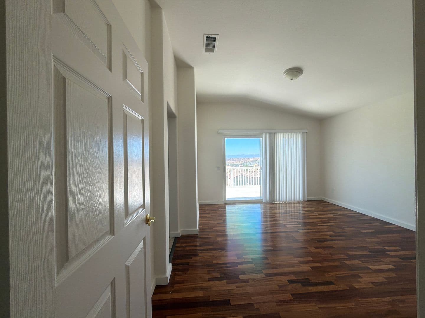 Santa Clarita Apartment: 27705 Thalia Lane