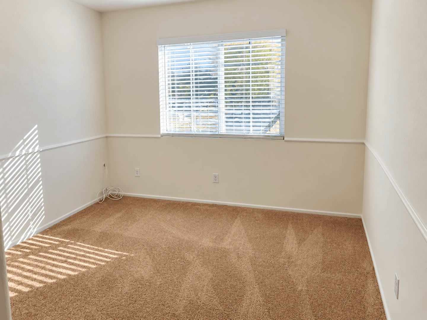 Santa Clarita Apartment: 27705 Thalia Lane
