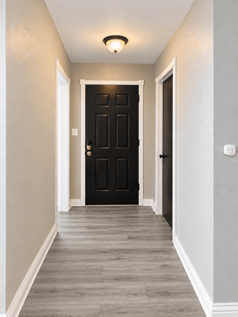 Lancaster Apartment: 43940 3rd St East