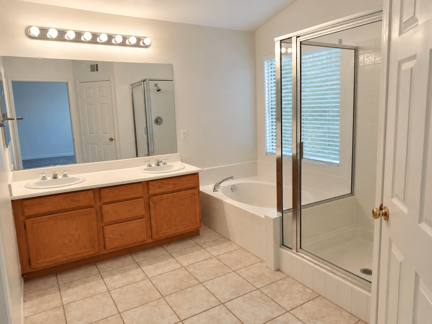 Santa Clarita Apartment: 27705 Thalia Lane