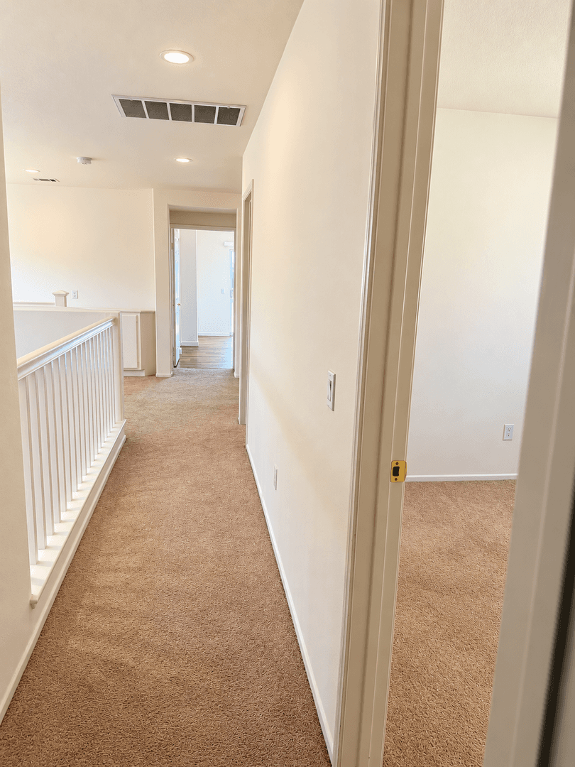 Santa Clarita Apartment: 27705 Thalia Lane
