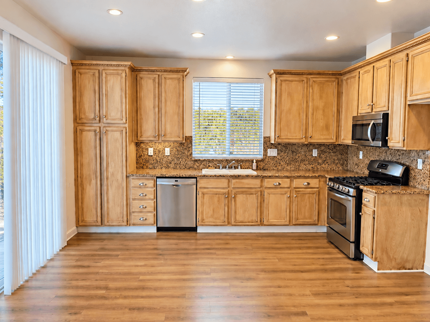 Santa Clarita Apartment: 27705 Thalia Lane