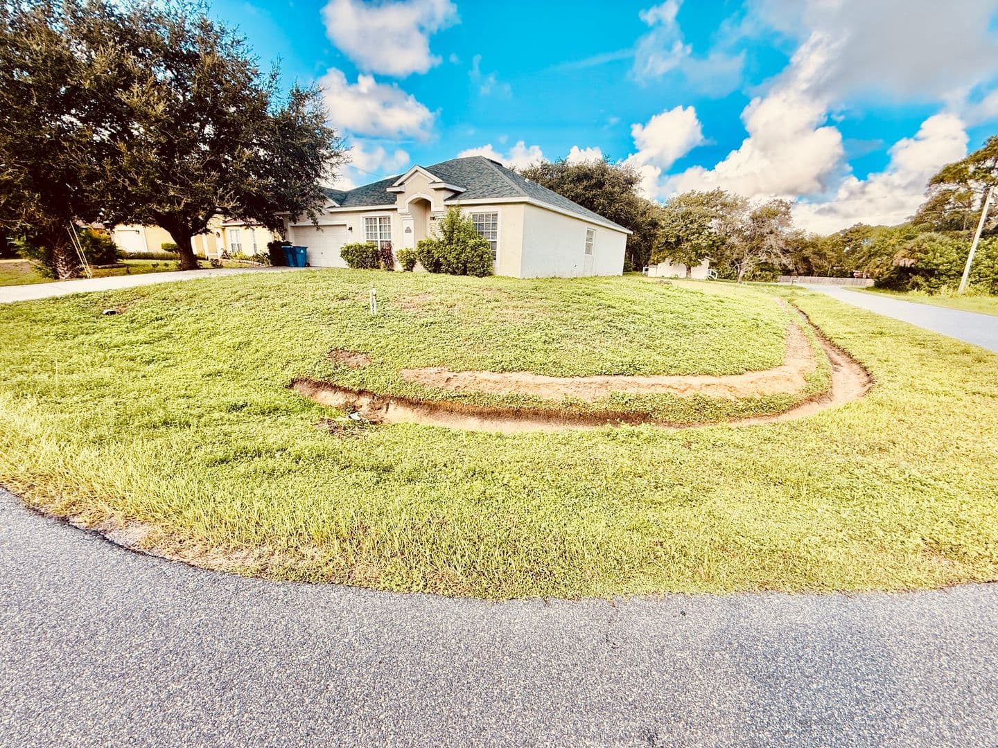 Palm Bay House: 3206 SE Tarpon Ave