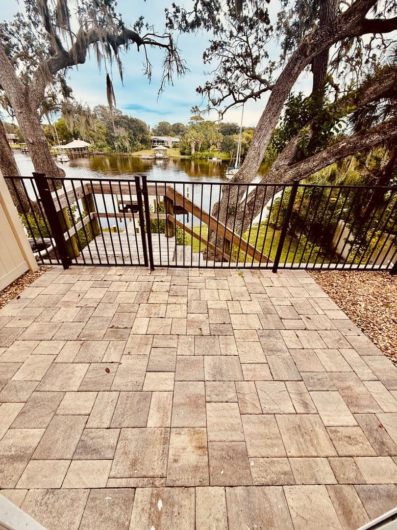 Melbourne Townhome: 823 Paddleboard Ct