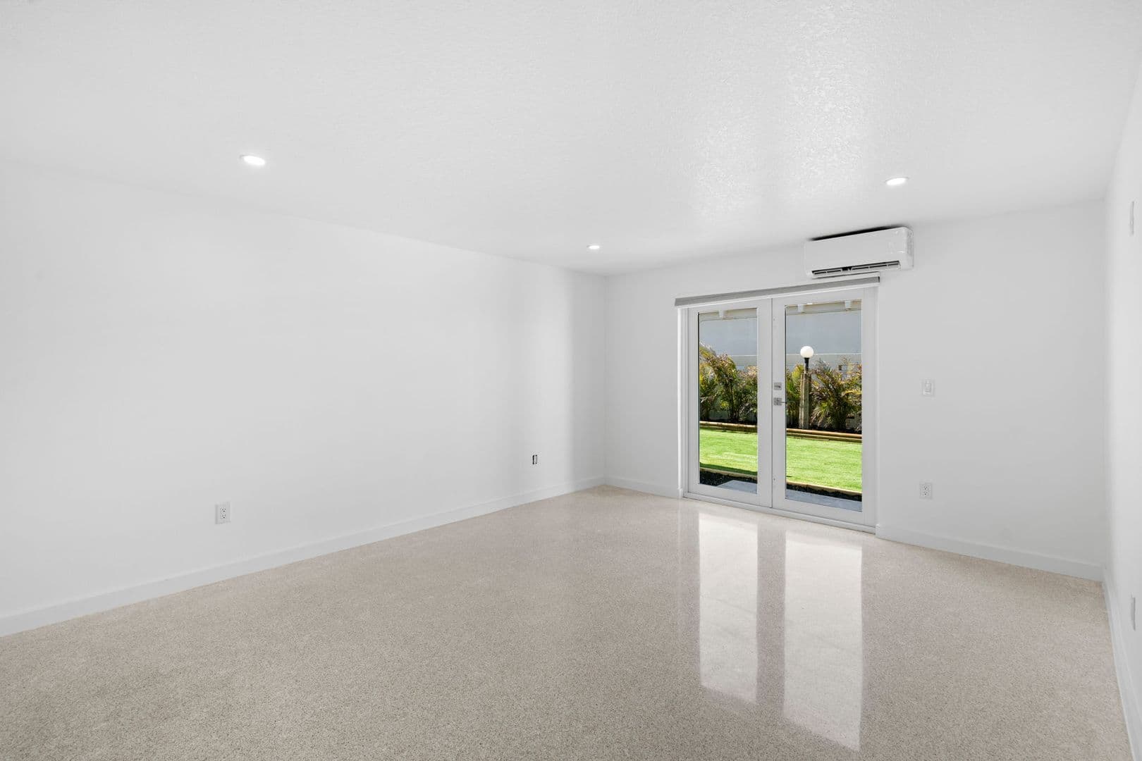 Indialantic Condo: 210 6th Ave Unit 4