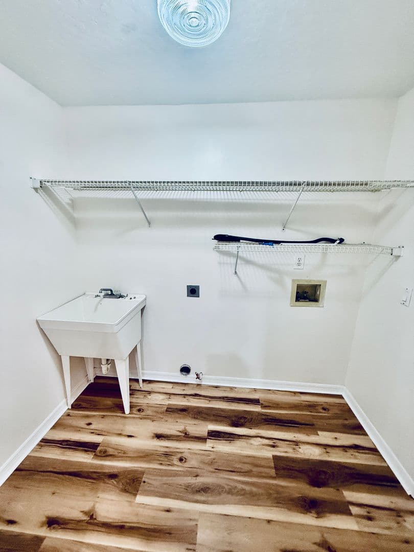 Melbourne House: 1686 Rustic Way