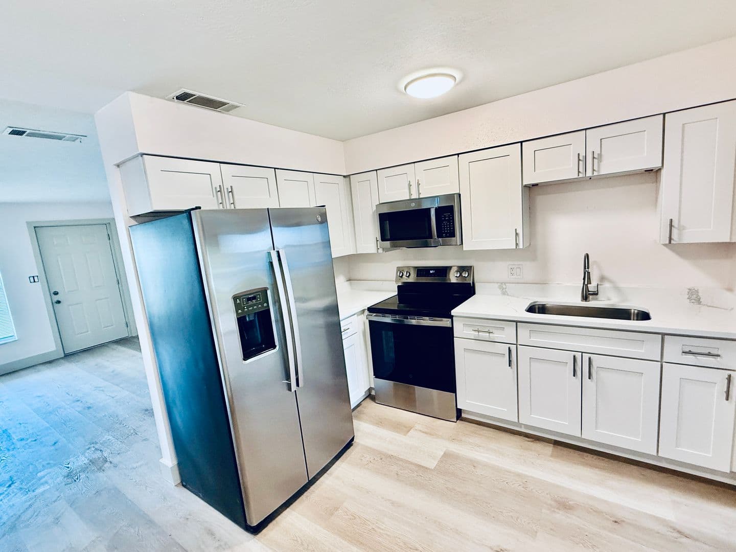 Cocoa House: 718 Lunar Lake Circle