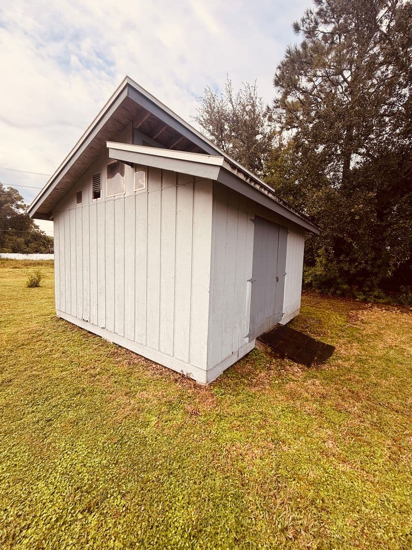 Palm Bay House: 401 Fillmore Ave NE