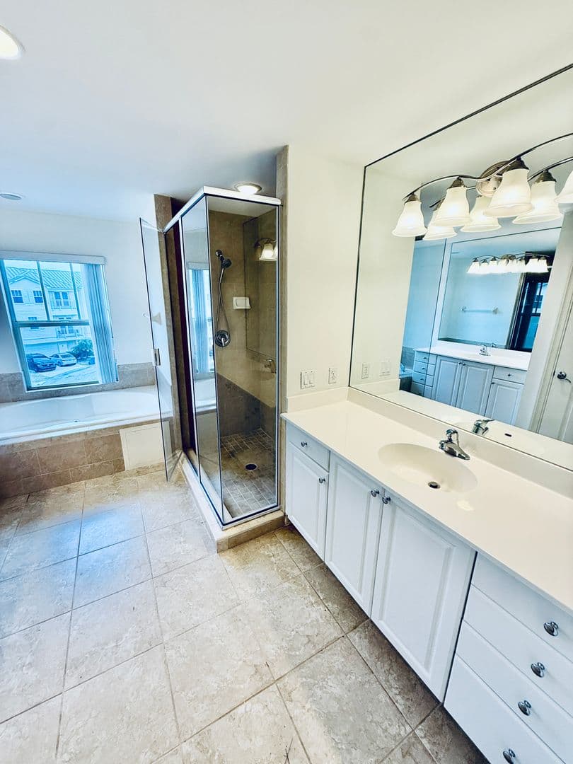 Palm Bay House: 860 VIGNOLES AVENUE NE, UNIT 2
