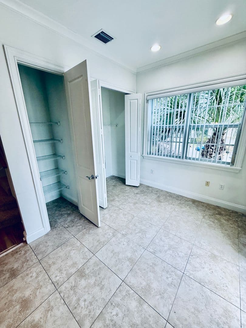 Palm Bay House: 860 VIGNOLES AVENUE NE, UNIT 2