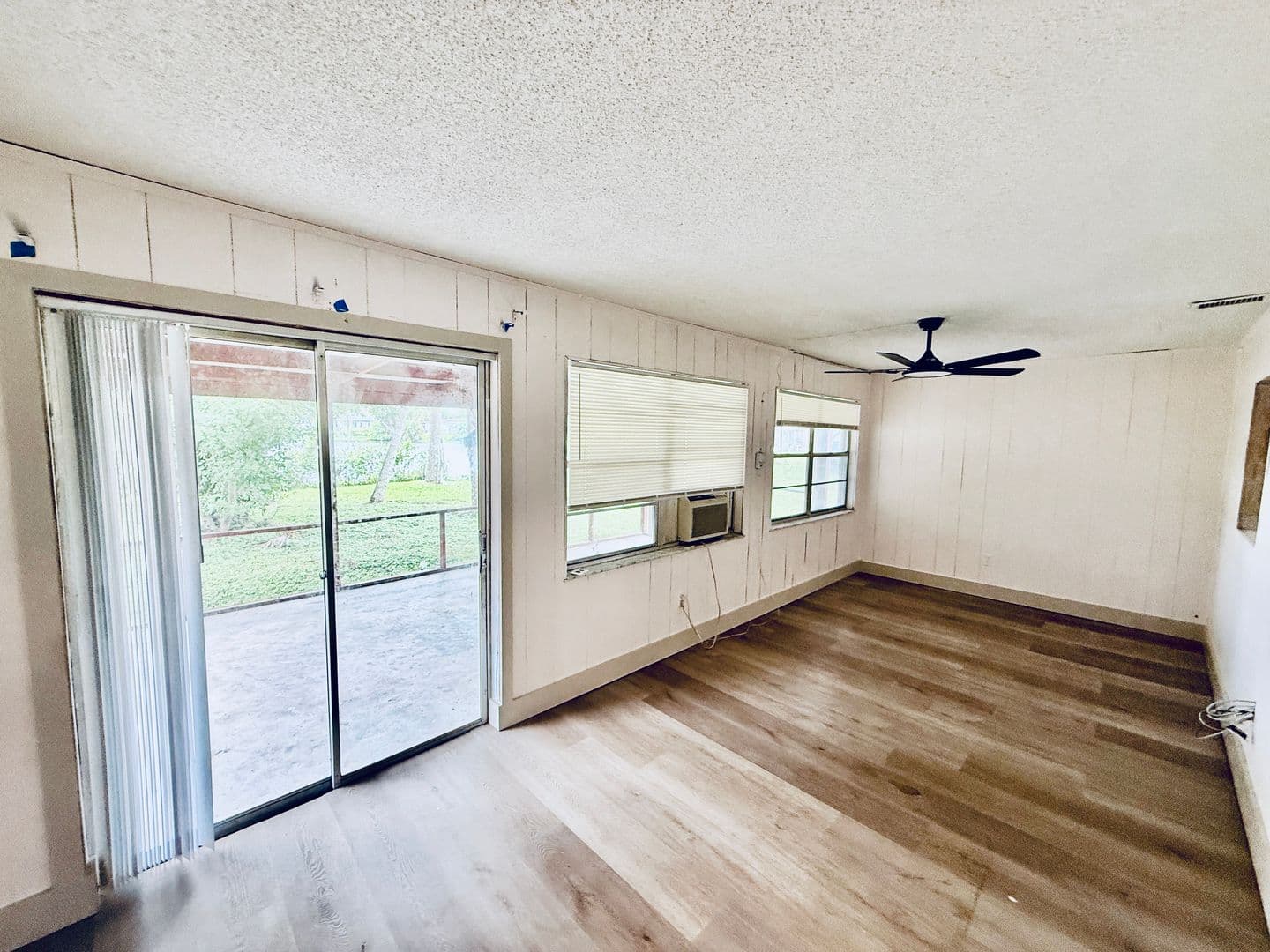 Cocoa House: 718 Lunar Lake Circle