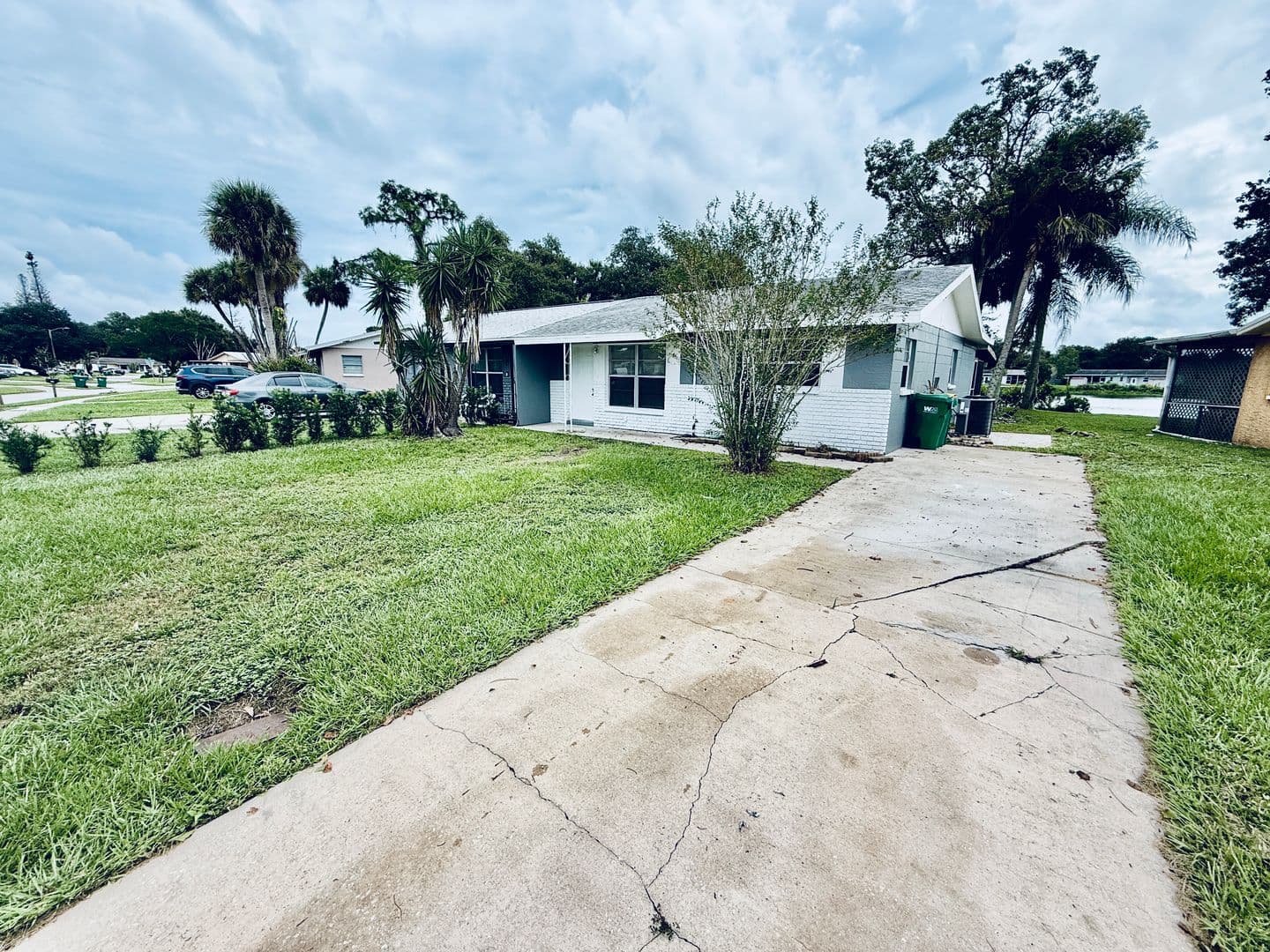 Cocoa House: 718 Lunar Lake Circle