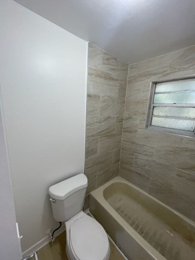 West Melbourne House: 2276 W. New Haven Avenue