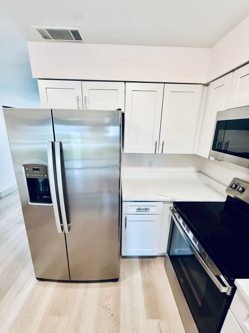 Cocoa House: 718 Lunar Lake Circle